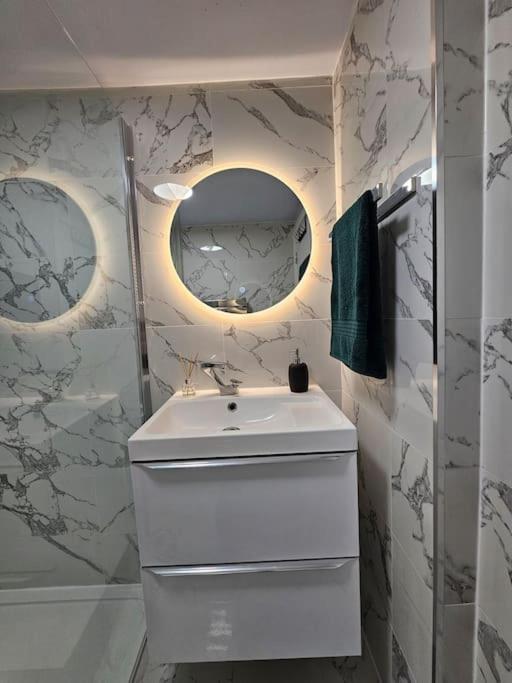 Comfortable Two Bedroom Flat Brighton Bagian luar foto