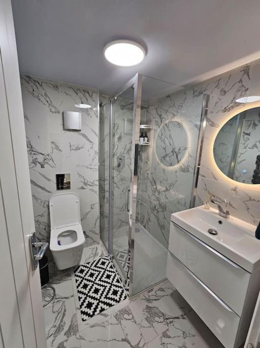 Comfortable Two Bedroom Flat Brighton Bagian luar foto